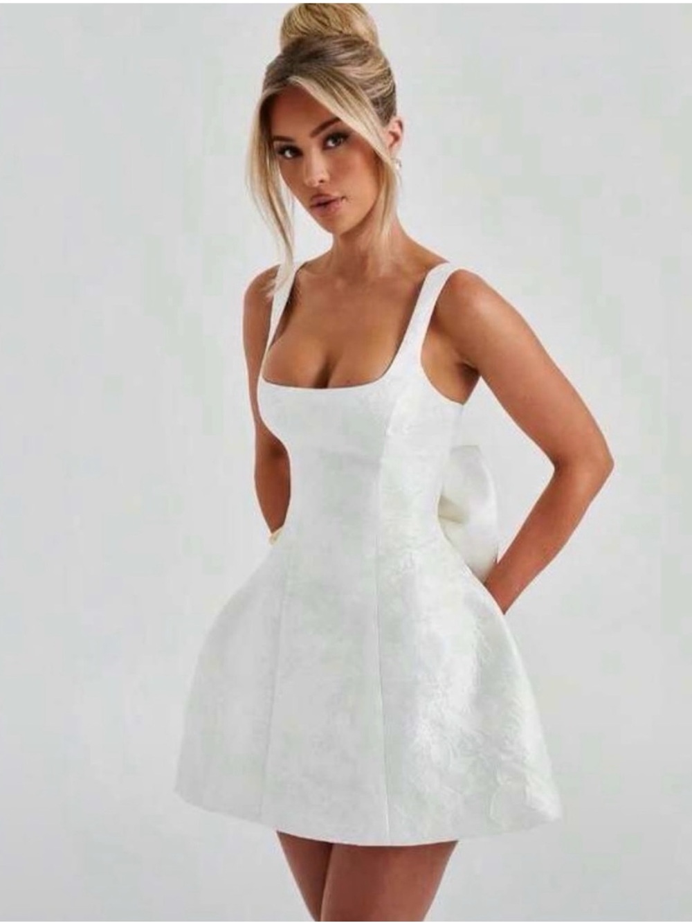 😍 NWT White Sculpted Fit-and-Flare Jacquard Mini Dress removable bow